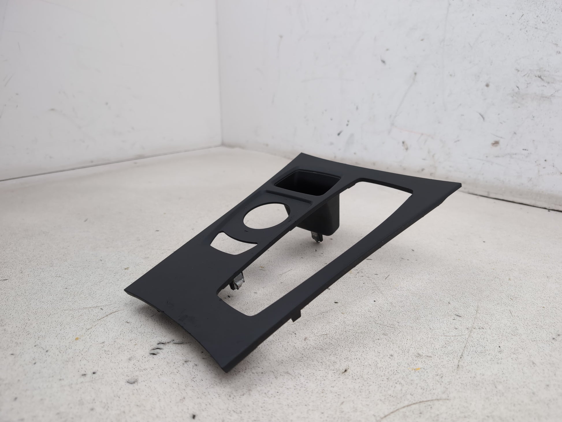 Centre Console Trim  3