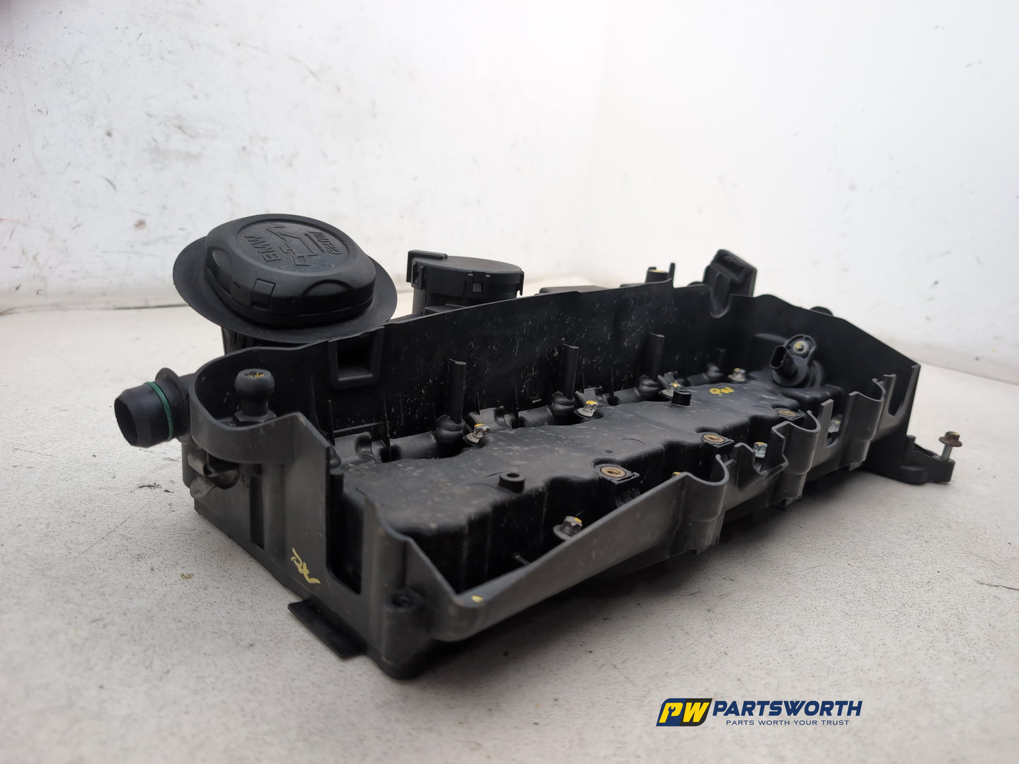 Camshaft Cover  3