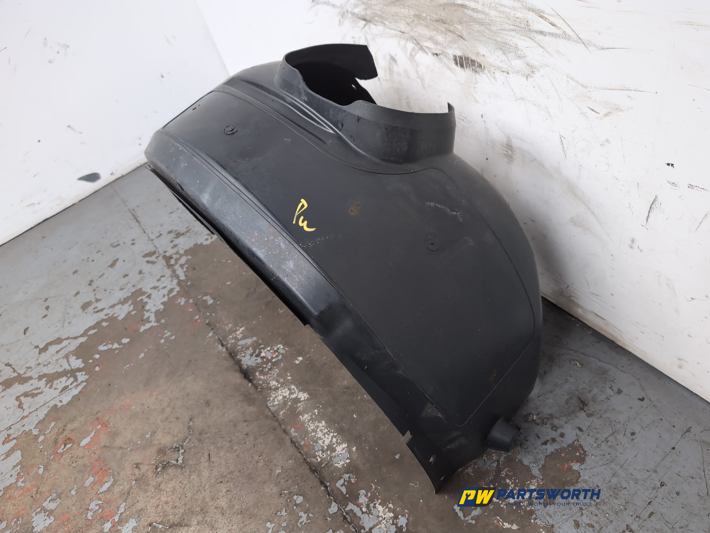 Moulding Wheel Arch Front LH 3