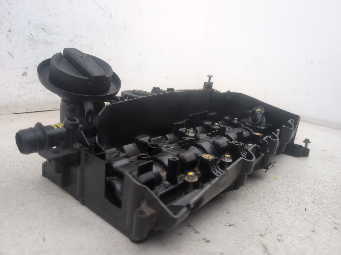 Bmw 5 Series 520d Se F10 2.0l Diesel Engine Rocke Cover 8570828 2013-2017 - photo 3