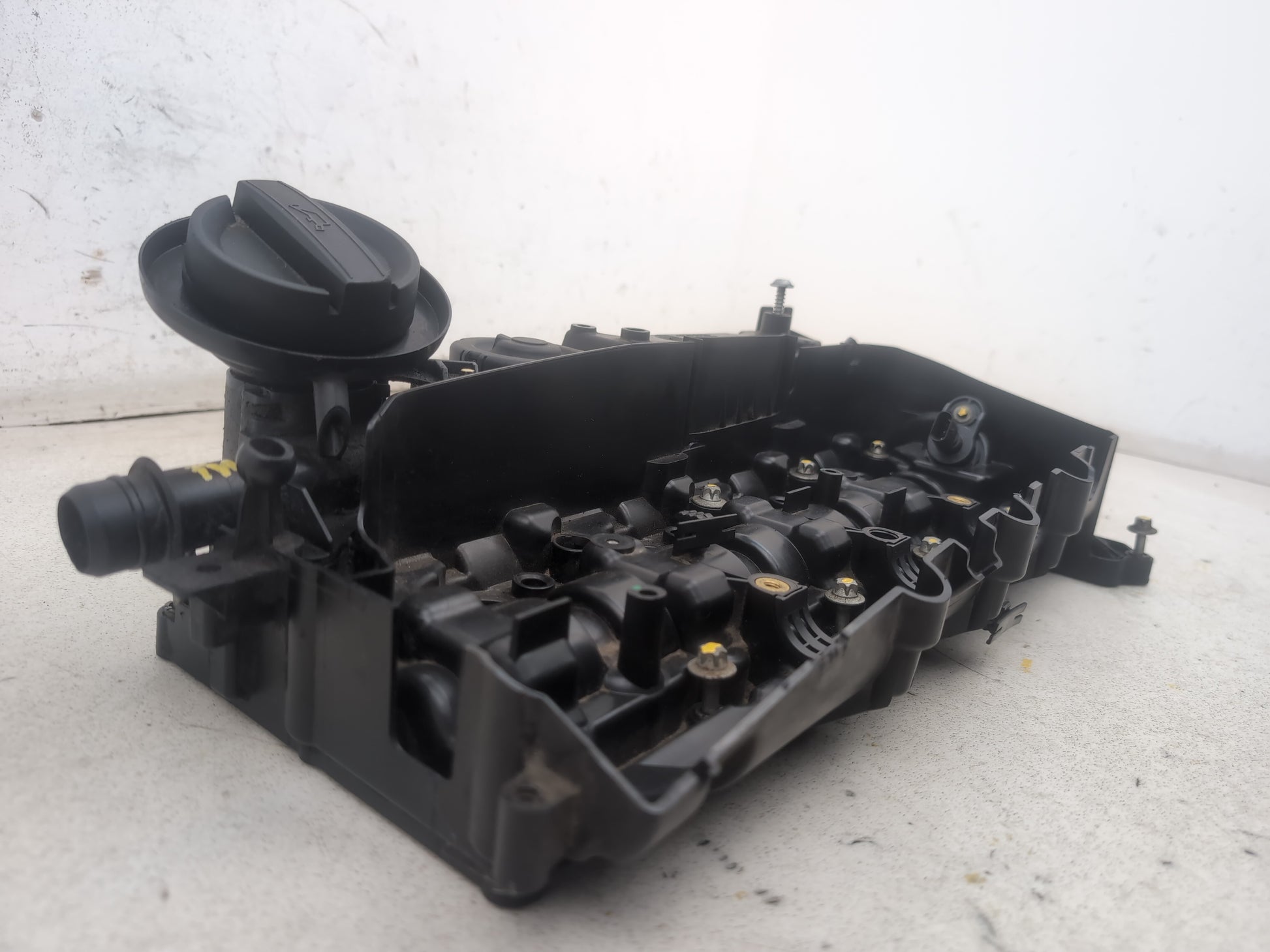 Bmw 5 Series 520d Se F10 2.0l Diesel Engine Rocke Cover 8570828 2013-2017 - photo 3