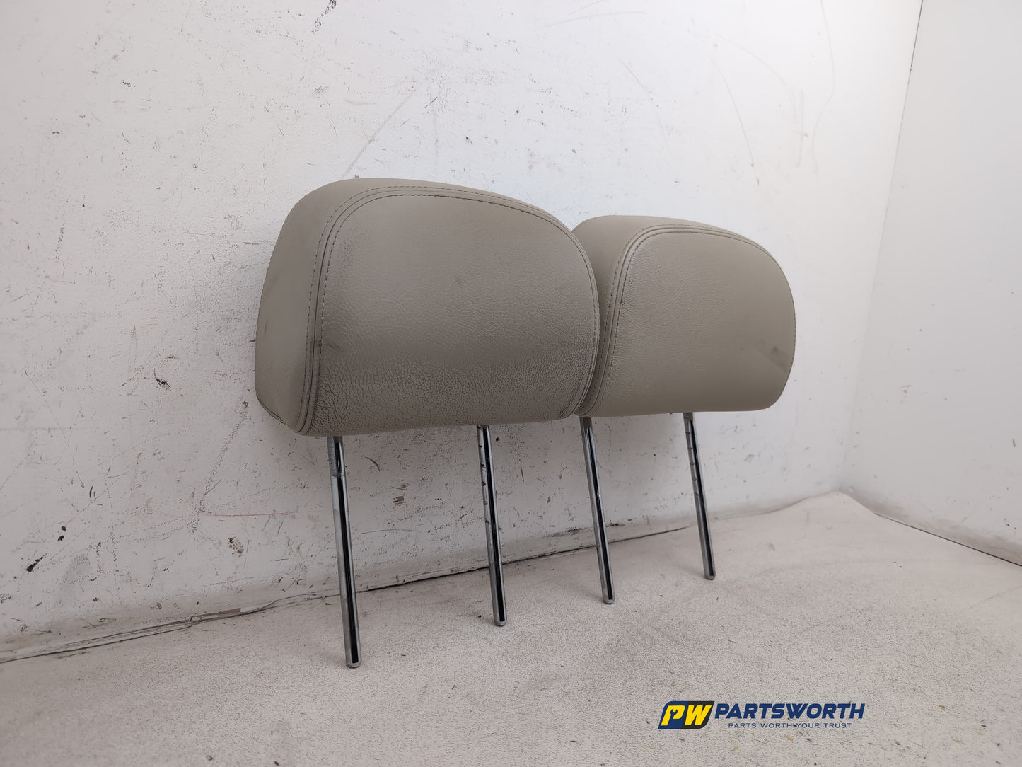 Headrest Front Pair 3