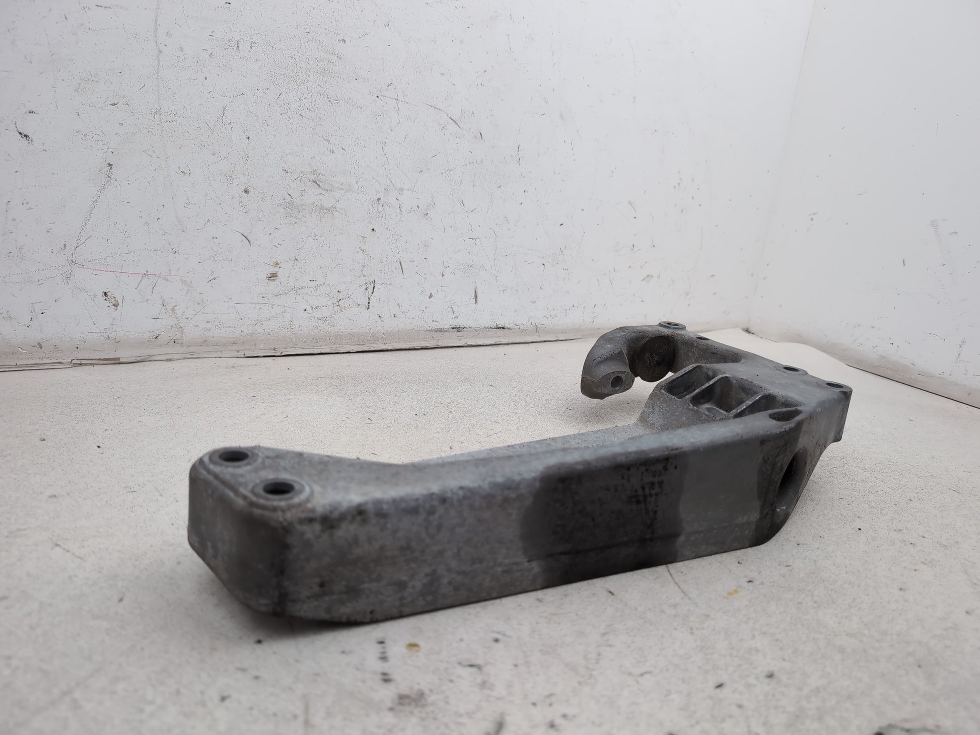 Transmission Mounting Bracket 3