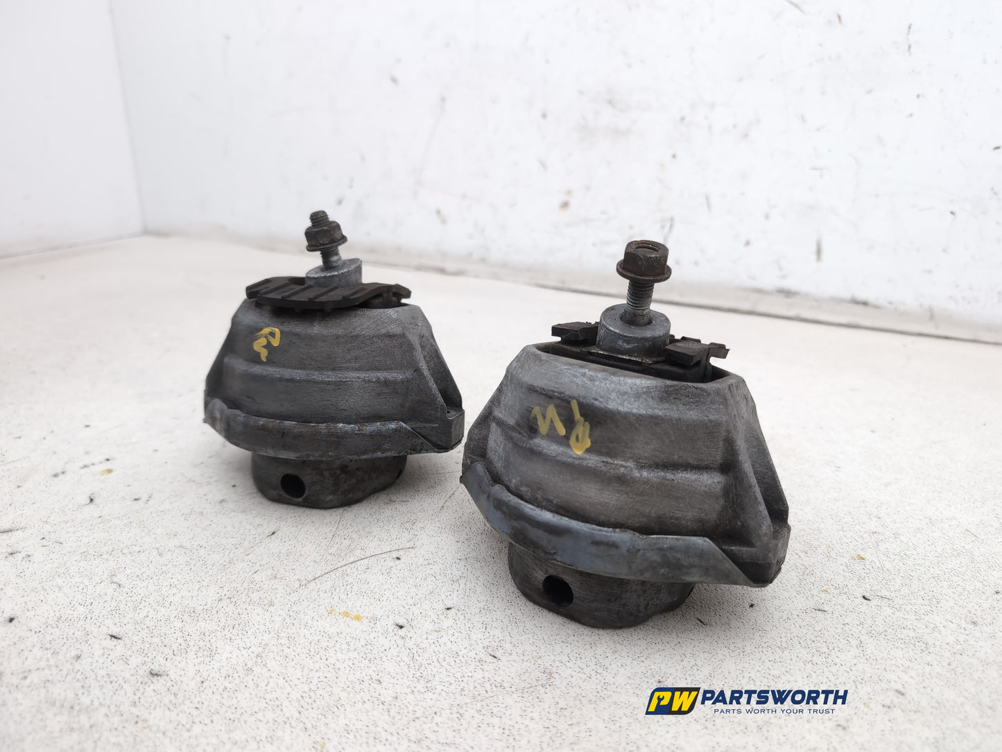 Set Of Engine Mounts LH + RH 3