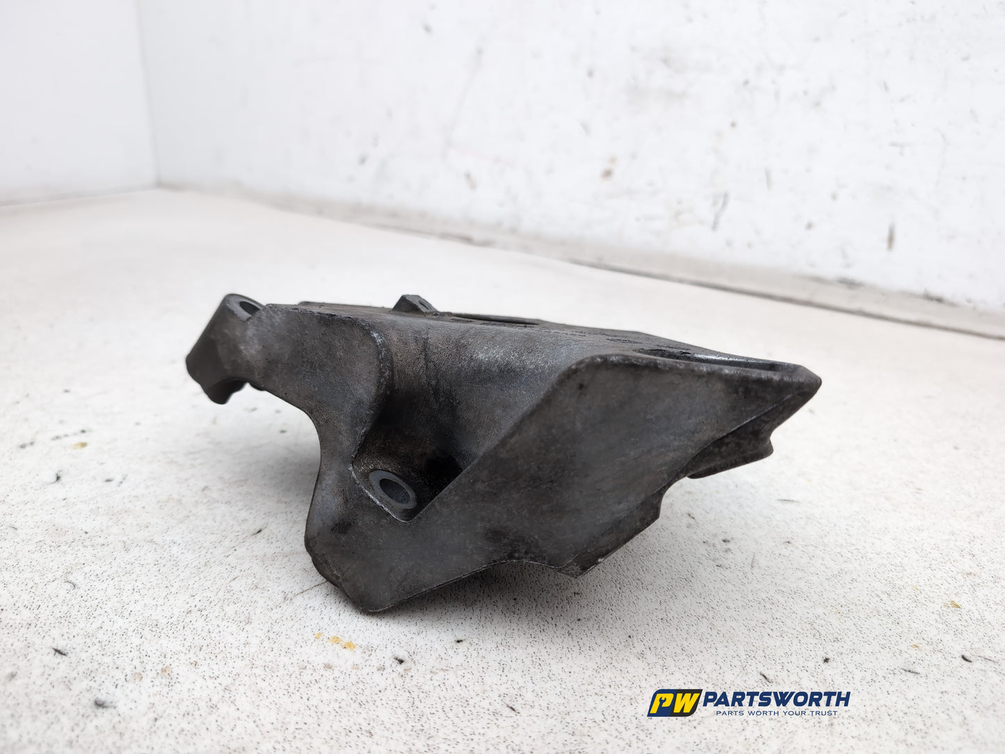 Engine Mounting Bracket 4