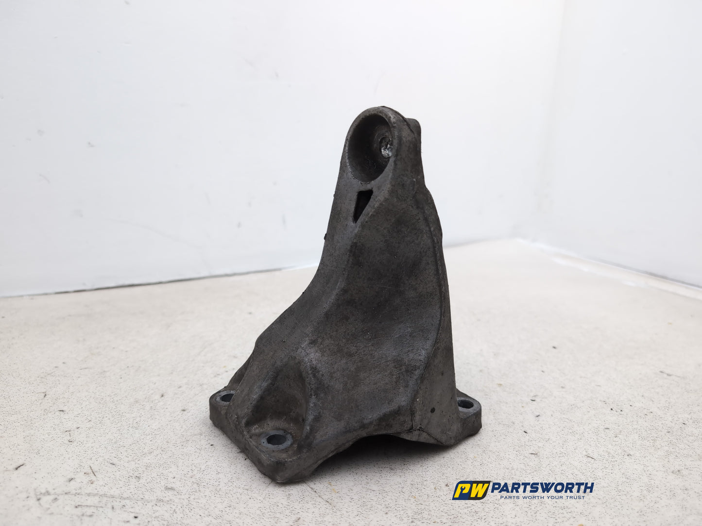 Engine Mounting RH 3