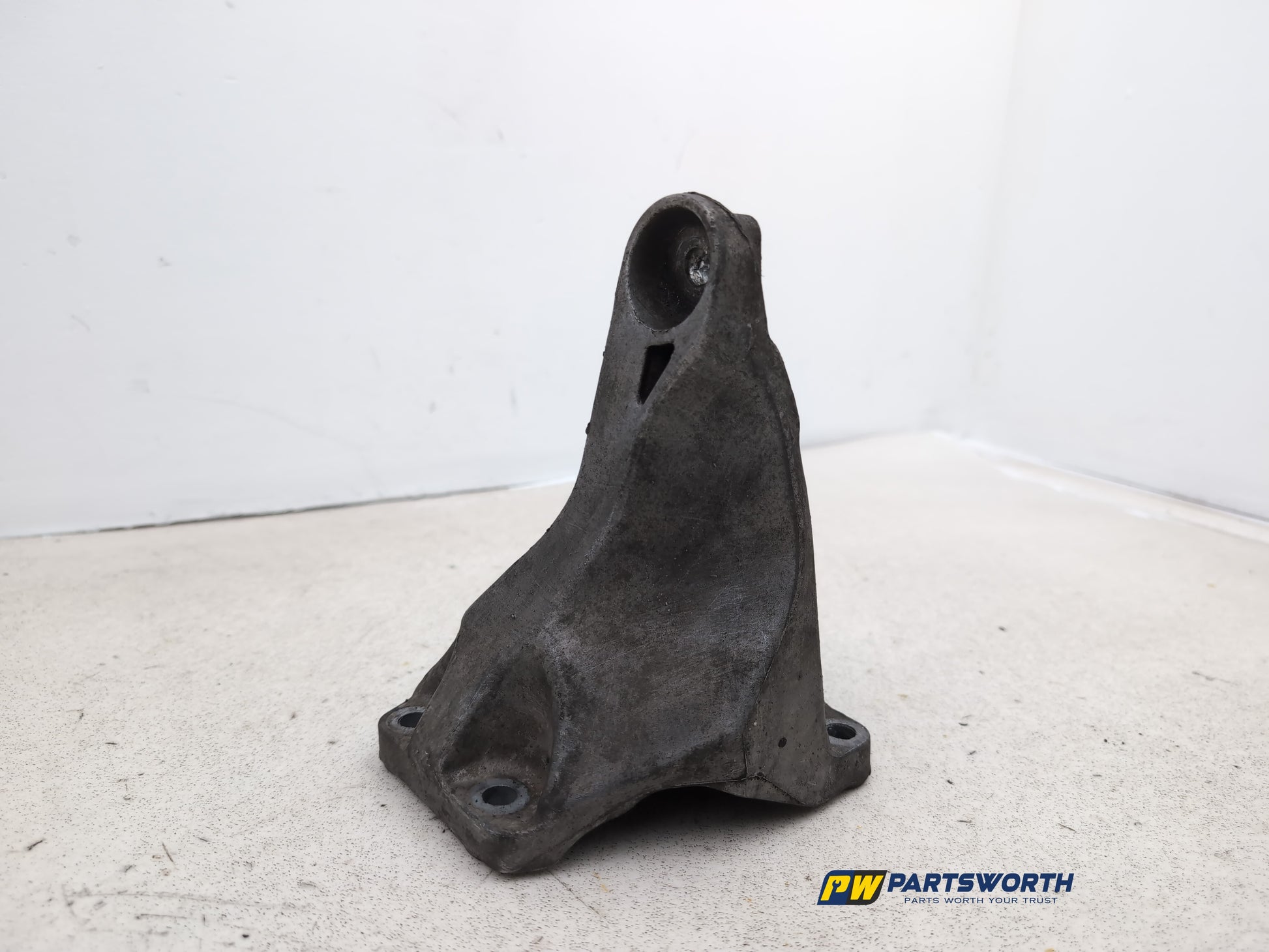 Engine Mounting RH 3