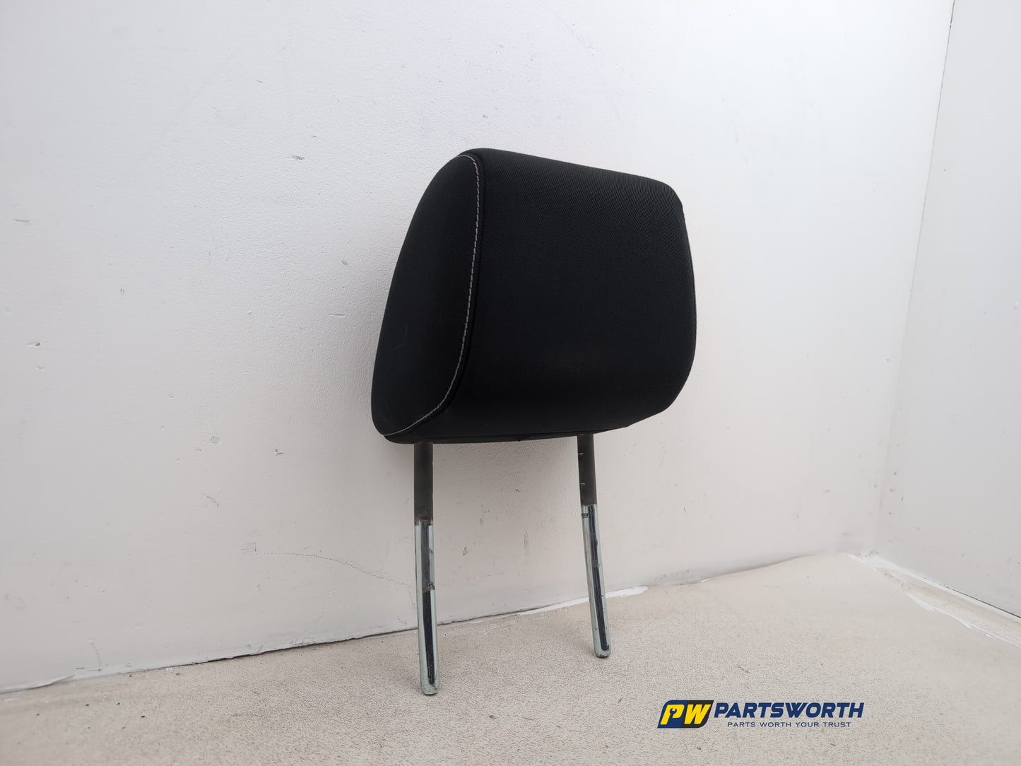 Headrest Front RH 3