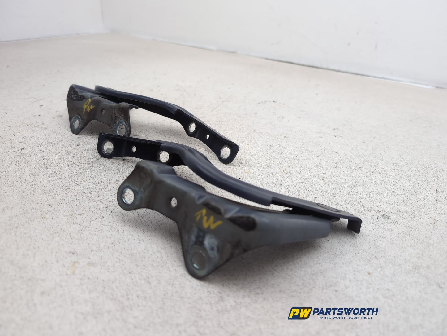 Bonnet Hinges 3