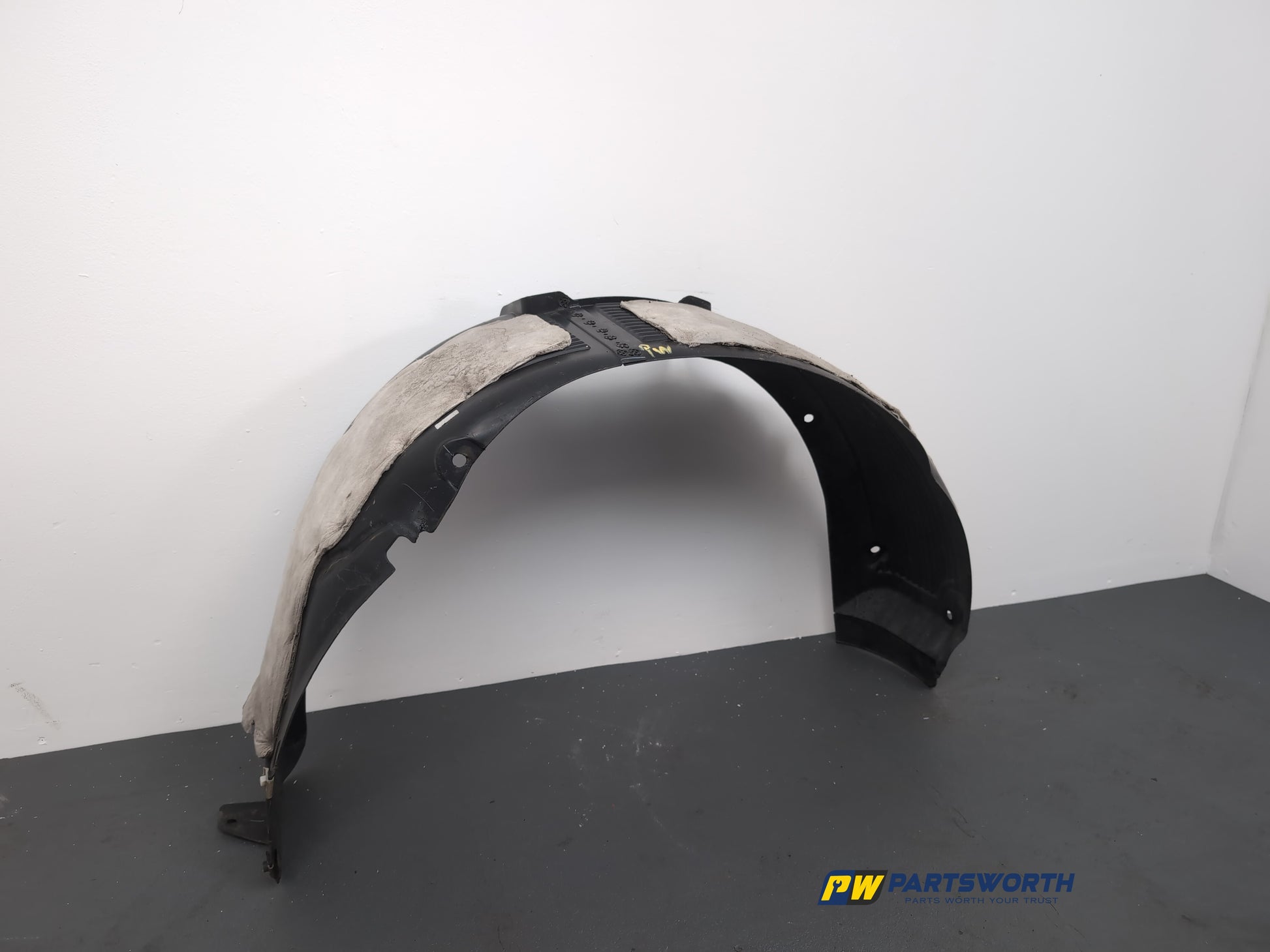 Moulding Wheel Arch Rear RH 3