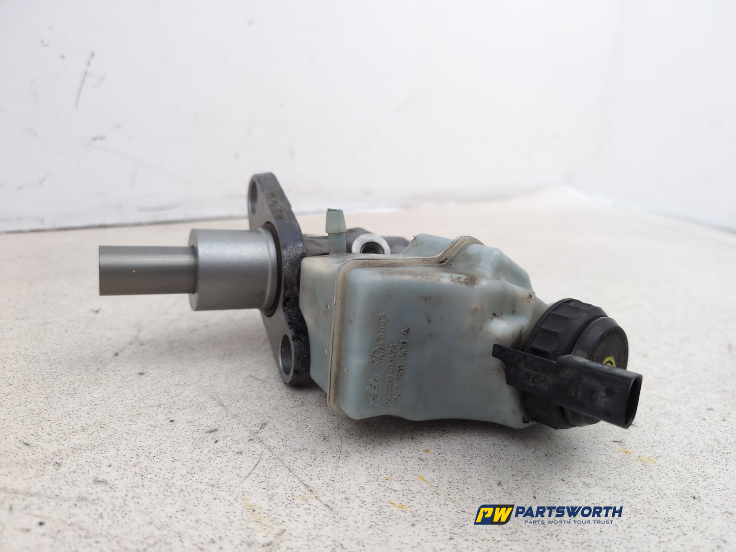 Brake Master Cylinder Assembly 3