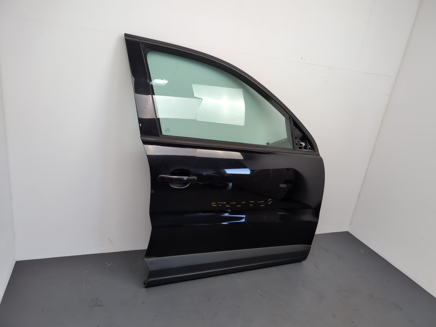 Door Front RH 3