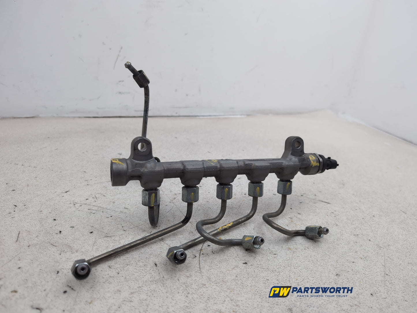 Fuel Rail 6