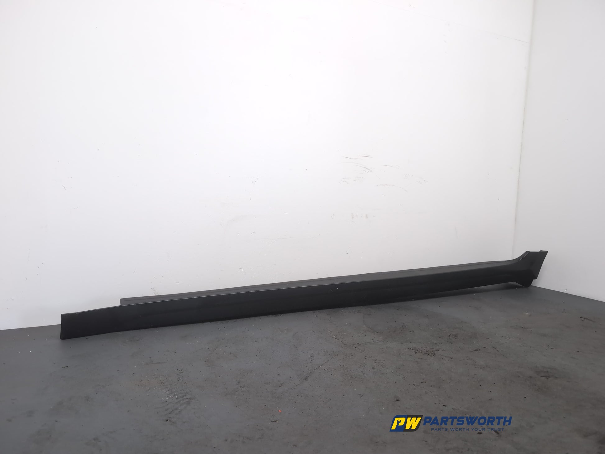 Side Skirt LH 5