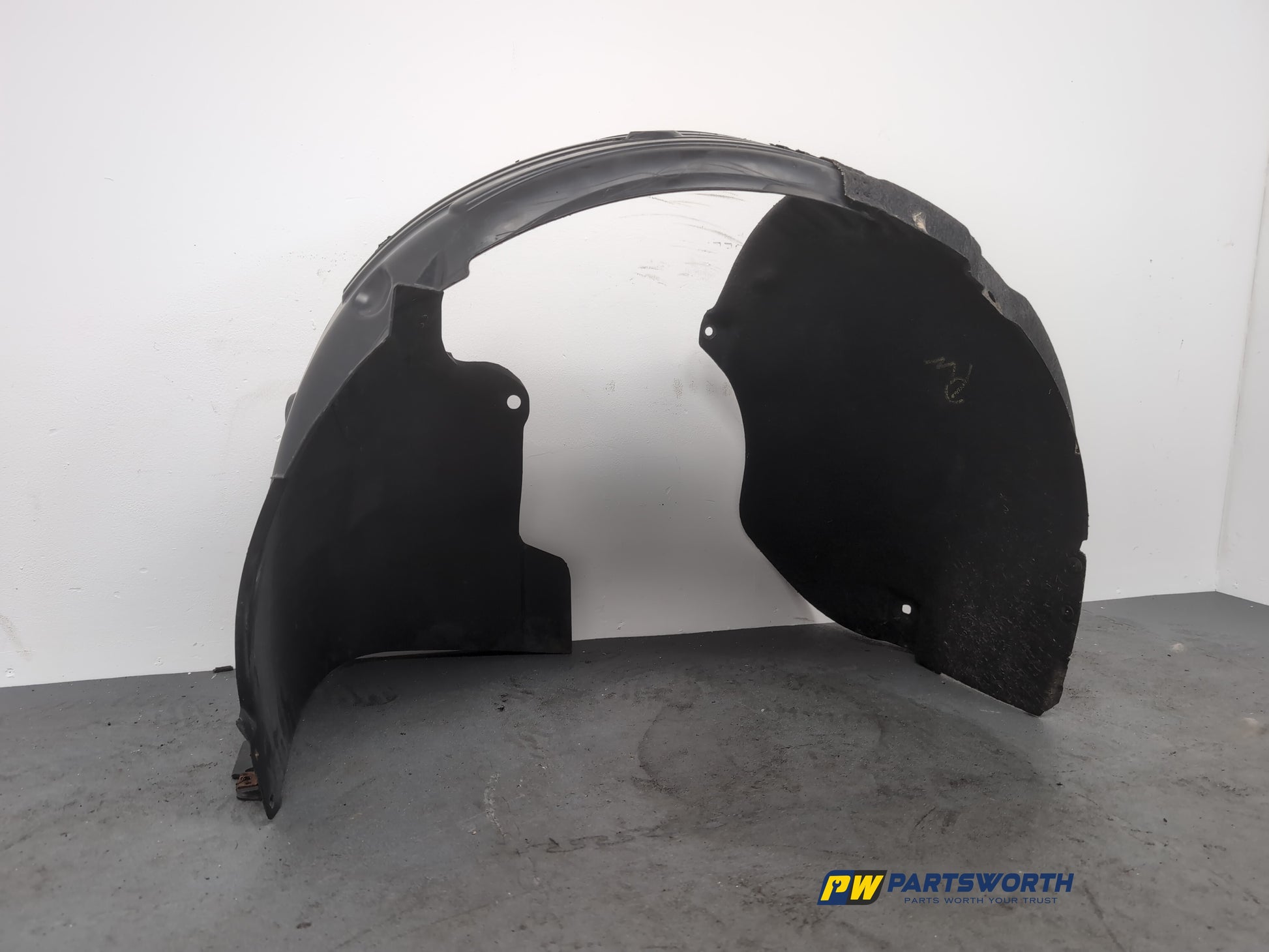 Moulding Wheel Arch Front LH 6
