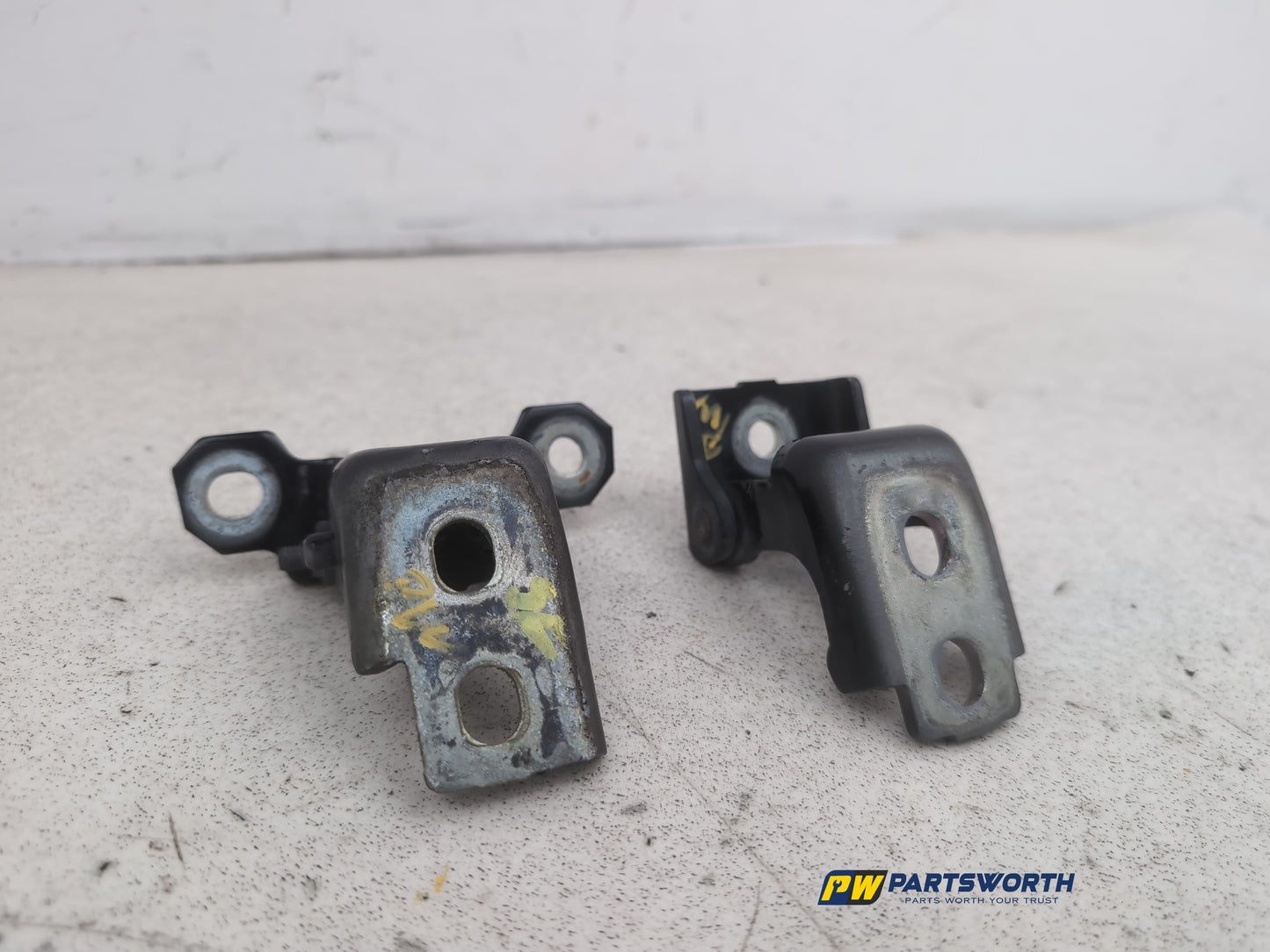 LH Front Door Hinge Pair  6