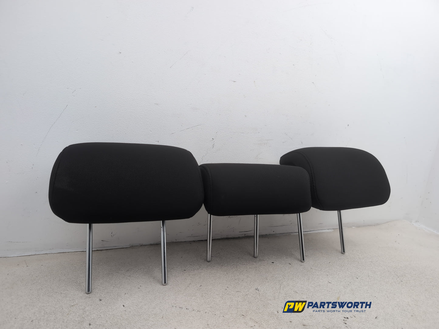 Rear Headrest 5