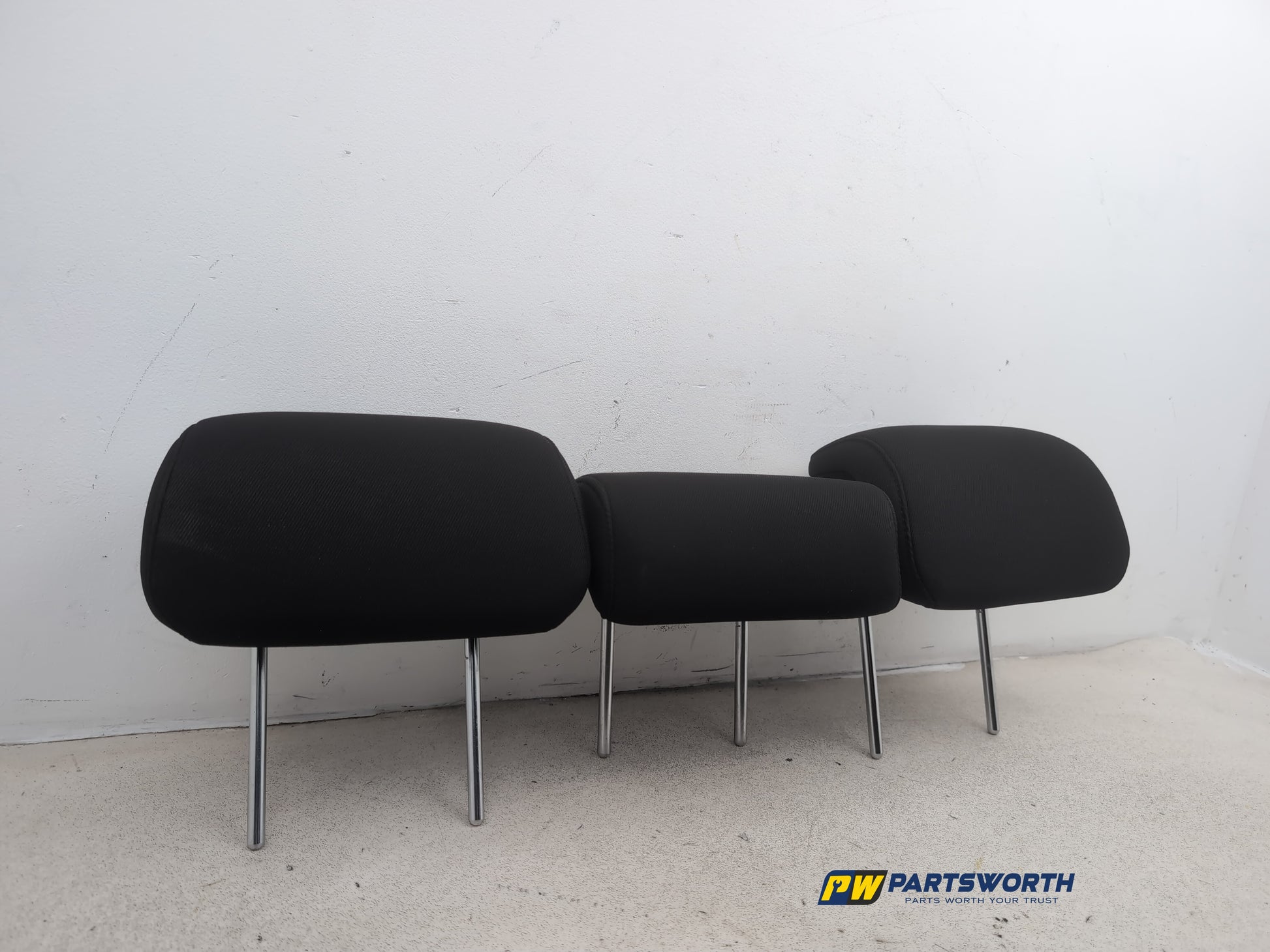 Rear Headrest 5
