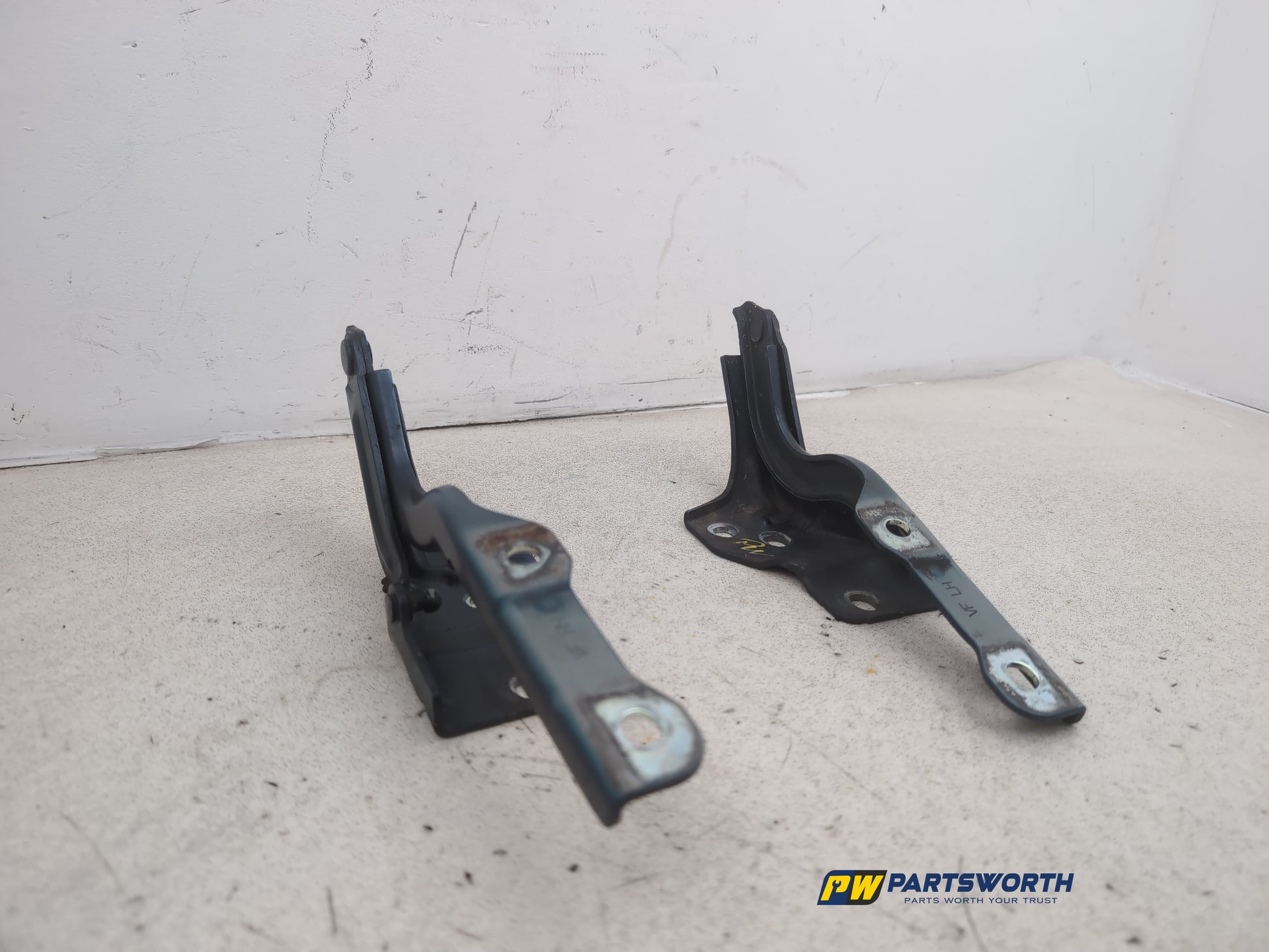 Bonnet Hinges 5