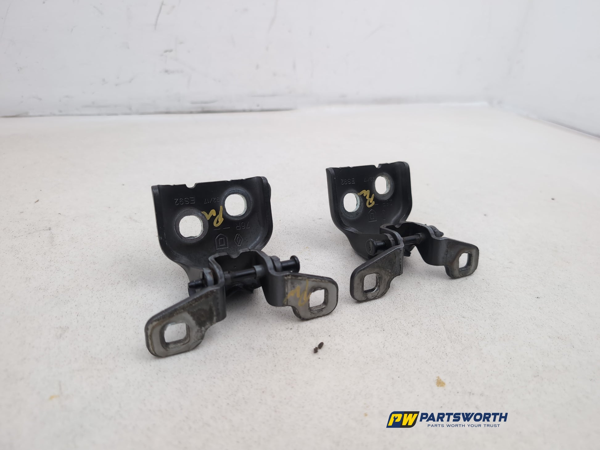 LH Front Door Hinge Pair  6