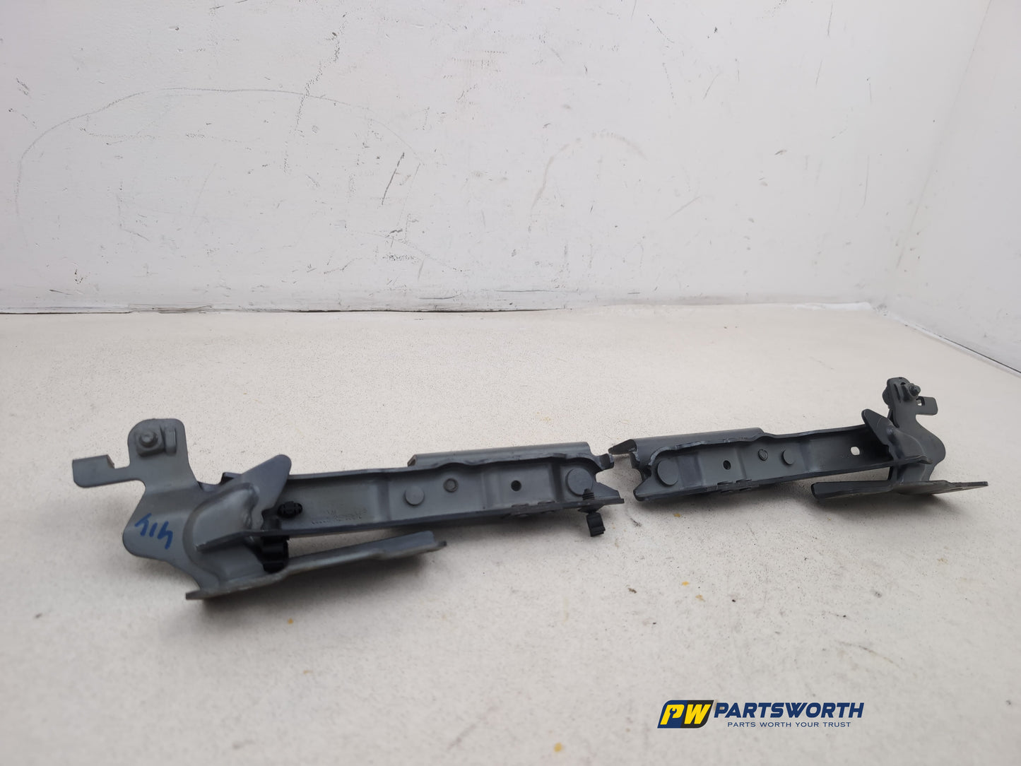 Bonnet Hinges 5