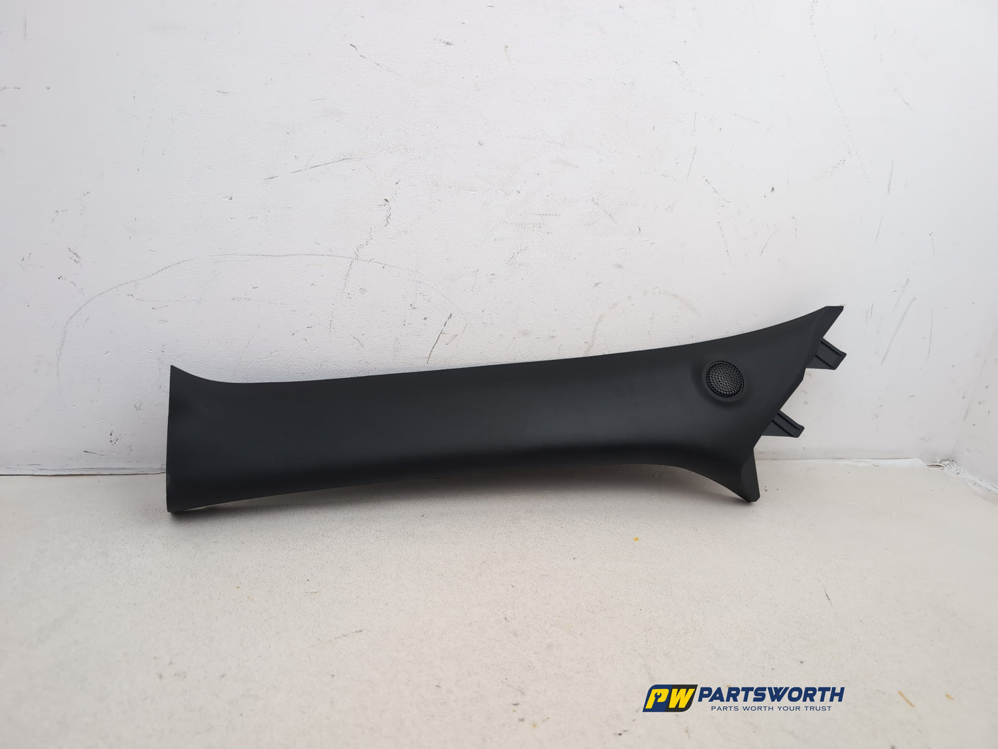 LH A Pillar Trim  5