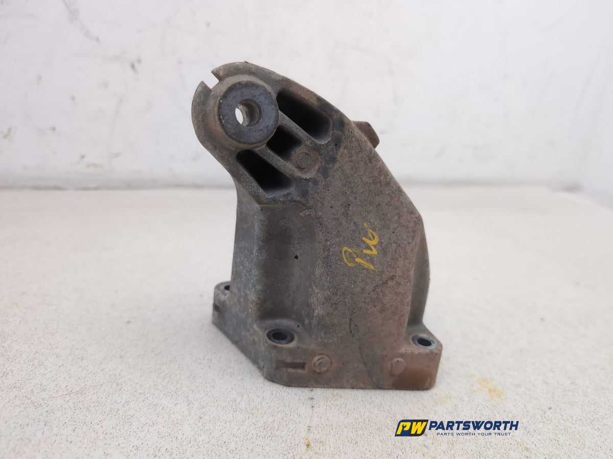 Engine Mounting RH 3