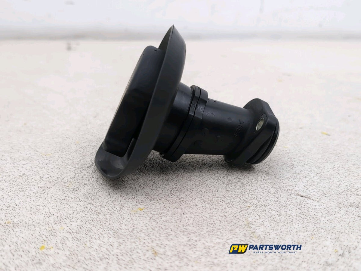 JAGUAR XE PORTFOLIO D AUTO X760 2.0L DIESEL OIL FILLER NECK G4D36763AA 2015-2019 3