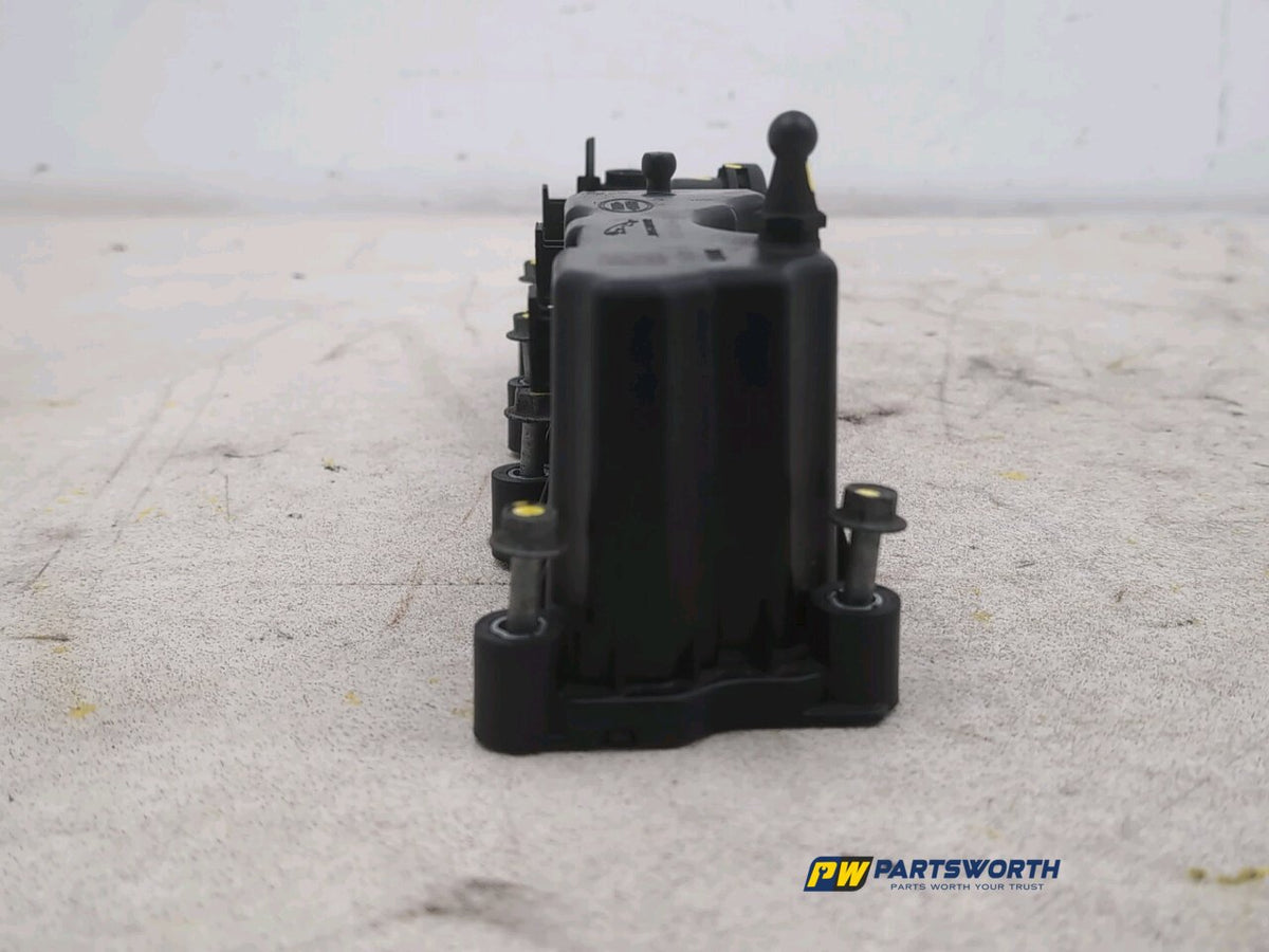 JAGUAR XE PORTFOLIO D X760 2.0L DIESEL OIL SEPARATOR BREATHER G4D36J014AC 15-19 3