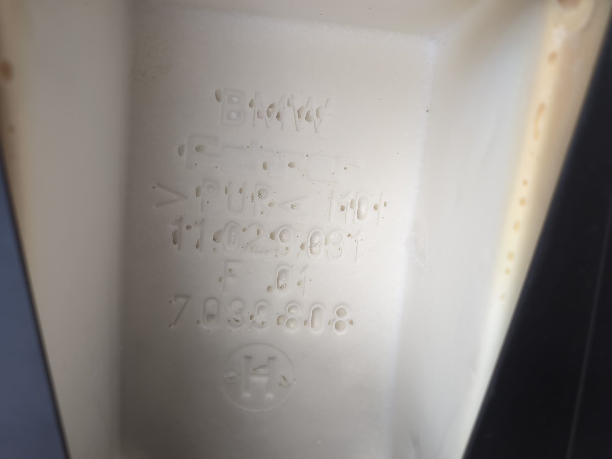 Centre Console Armrest 8