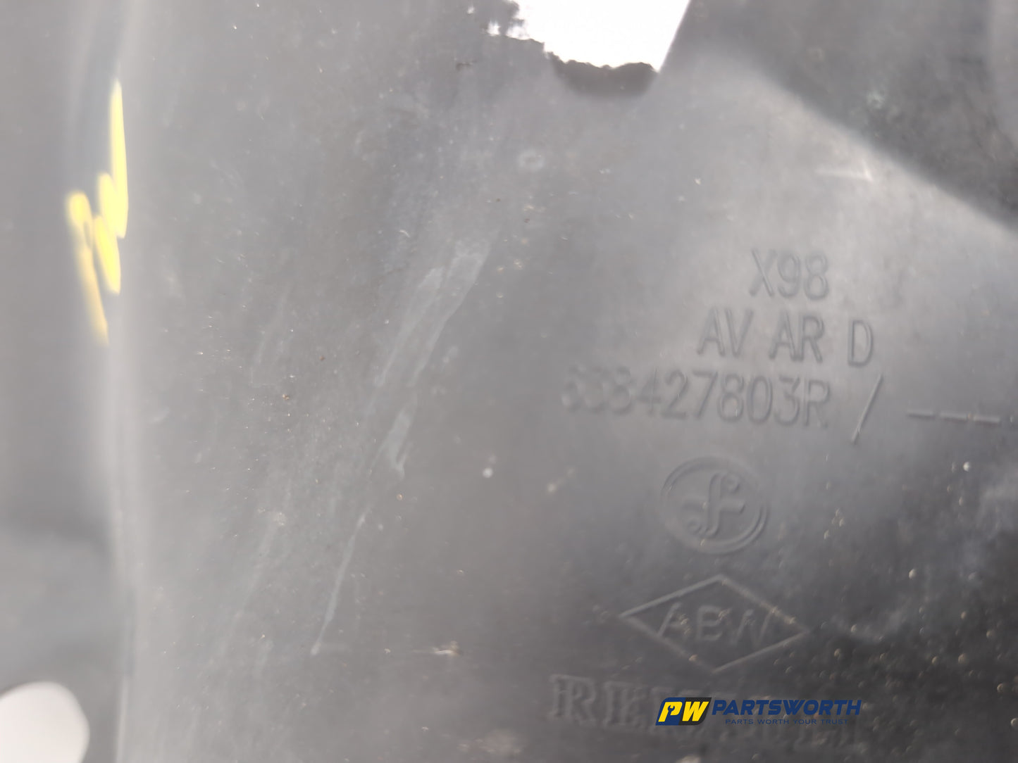 Moulding Wheel Arch Front RH 14
