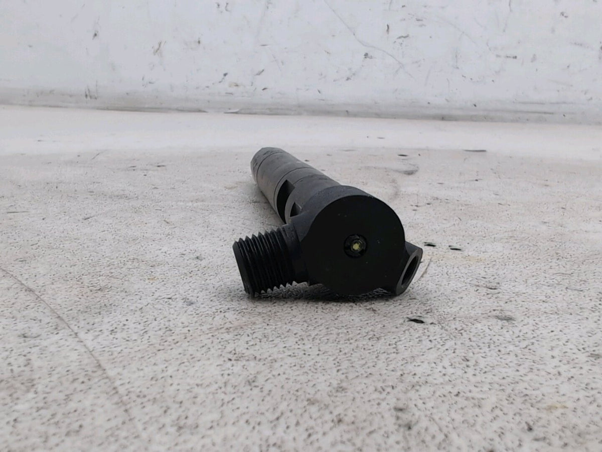 MERCEDES-BENZ C250 AMG W204 2.1L DIESEL FUEL INJECTOR A6510702887 6