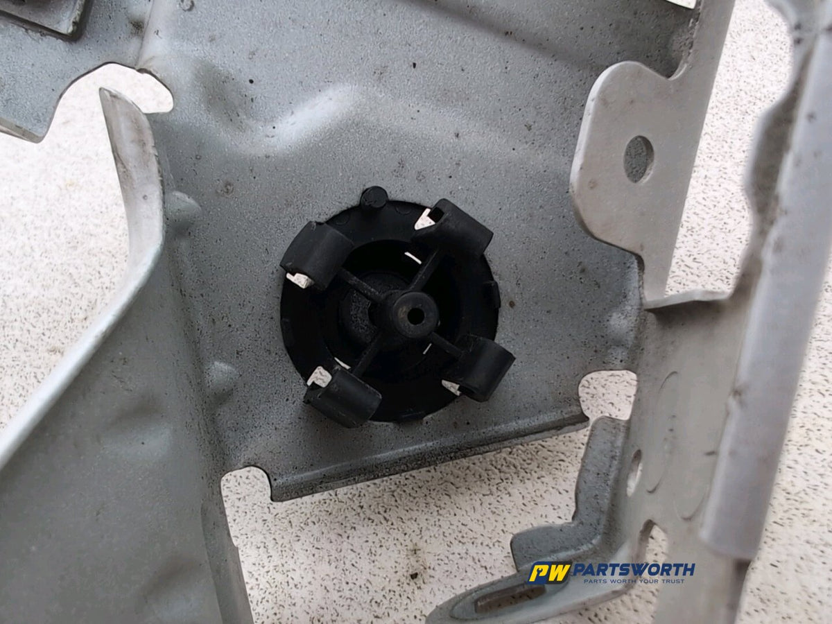 BMW 6 SERIES 640D M SPORT GRAN COUPE F13 FRONT LEFT WING BRACKET 2015-2018 6
