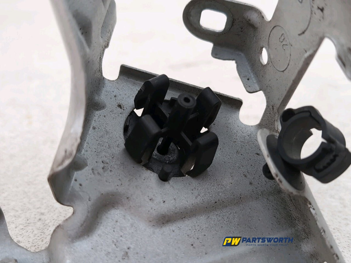 BMW 6 SERIES 640D M SPORT GRAN COUPE F13 FRONT RIGHT WING BRACKET 2015-2018 6