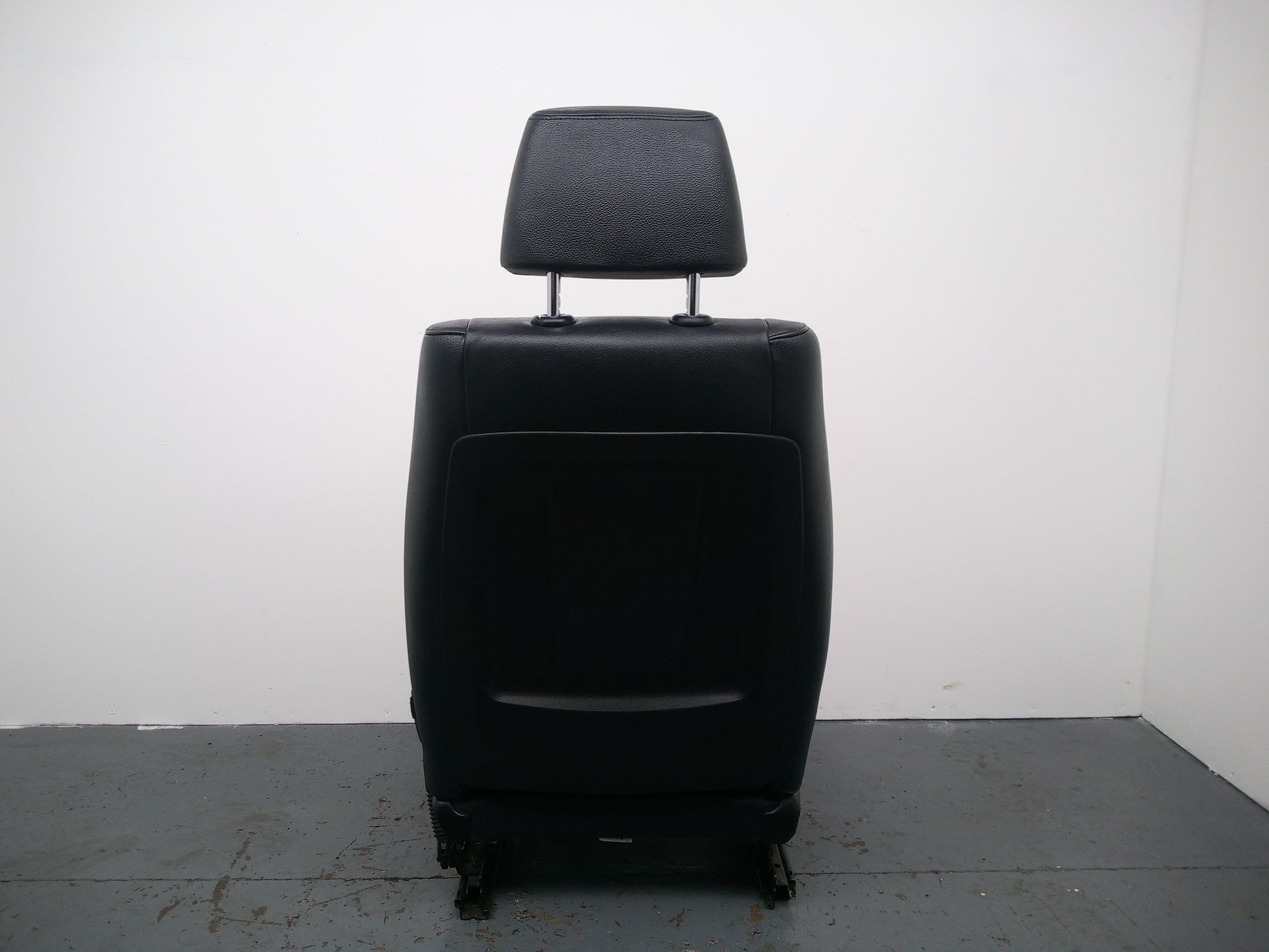 Bmw X1 E84 Seat Front Right O/S Heated Leather Nevada Black Piping Grey Brown - photo 6