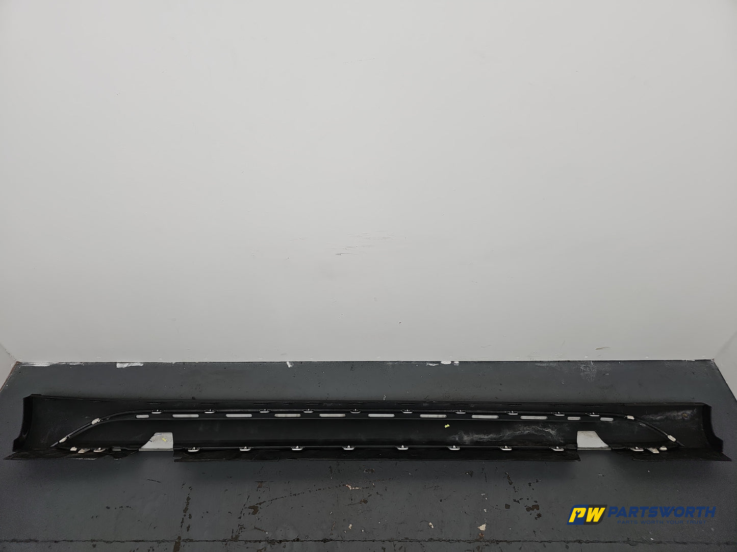 Side Skirt LH 6