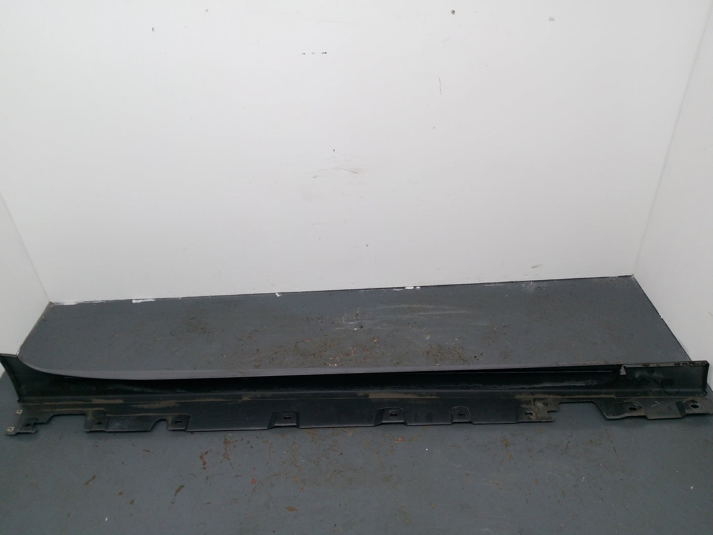 Side Skirt LH 6