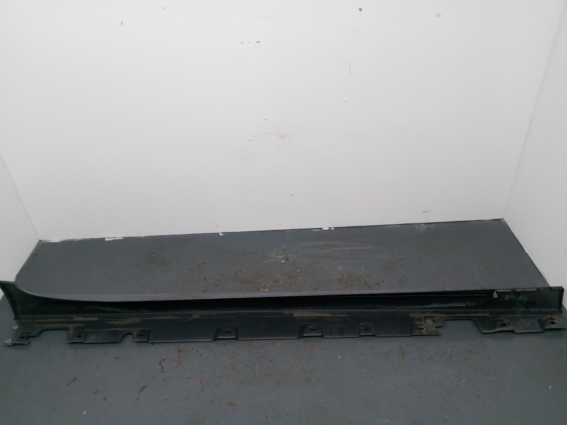 Side Skirt LH 6