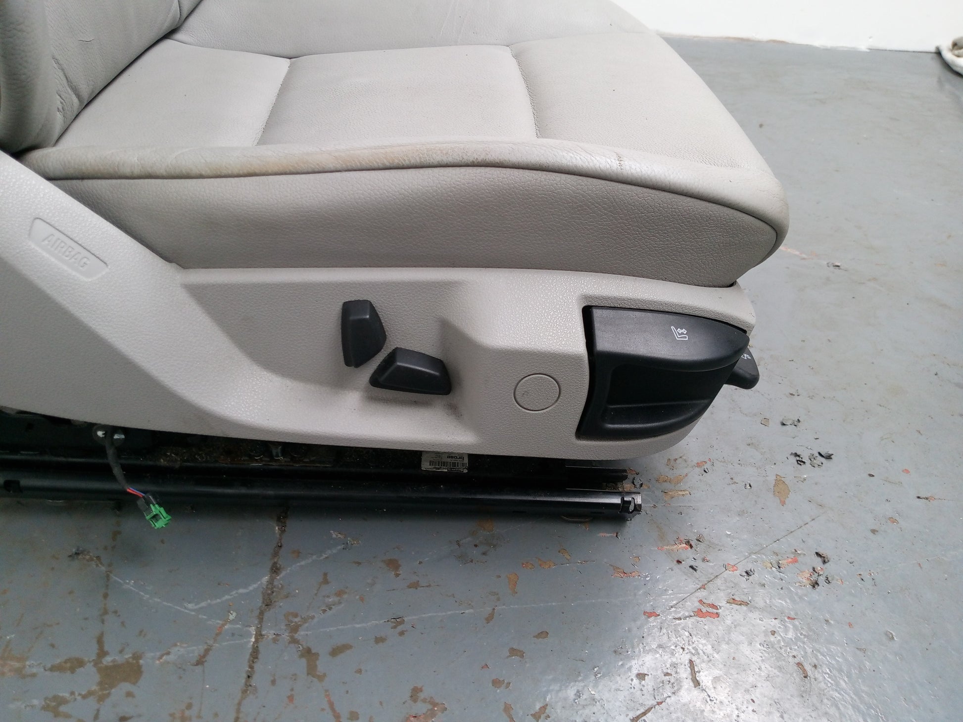 Seat Base Front RH 6