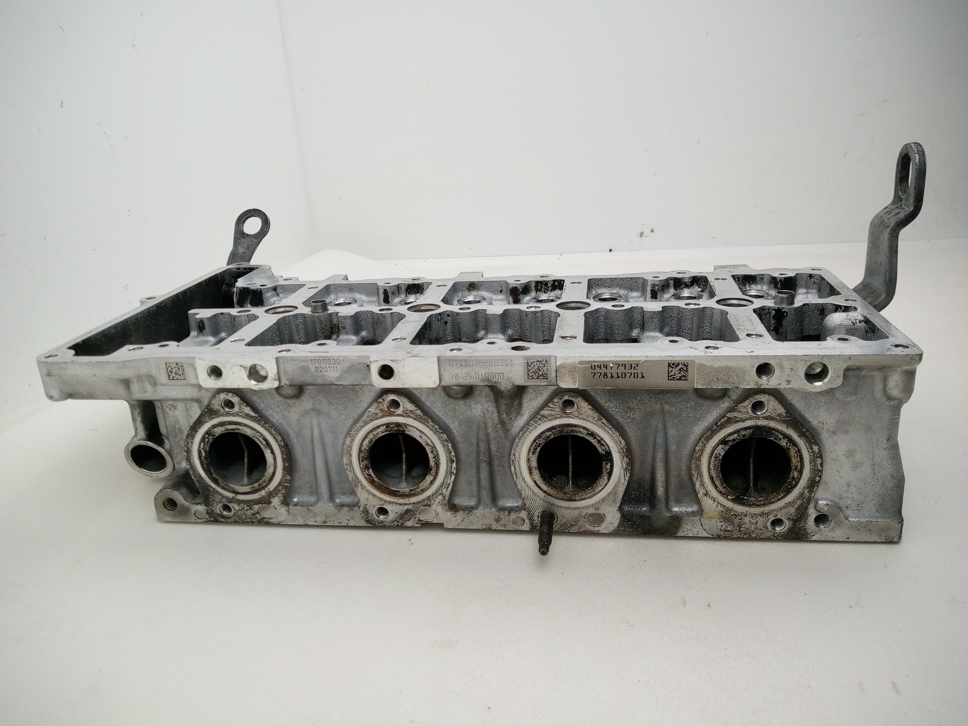 Camshaft Cover  6