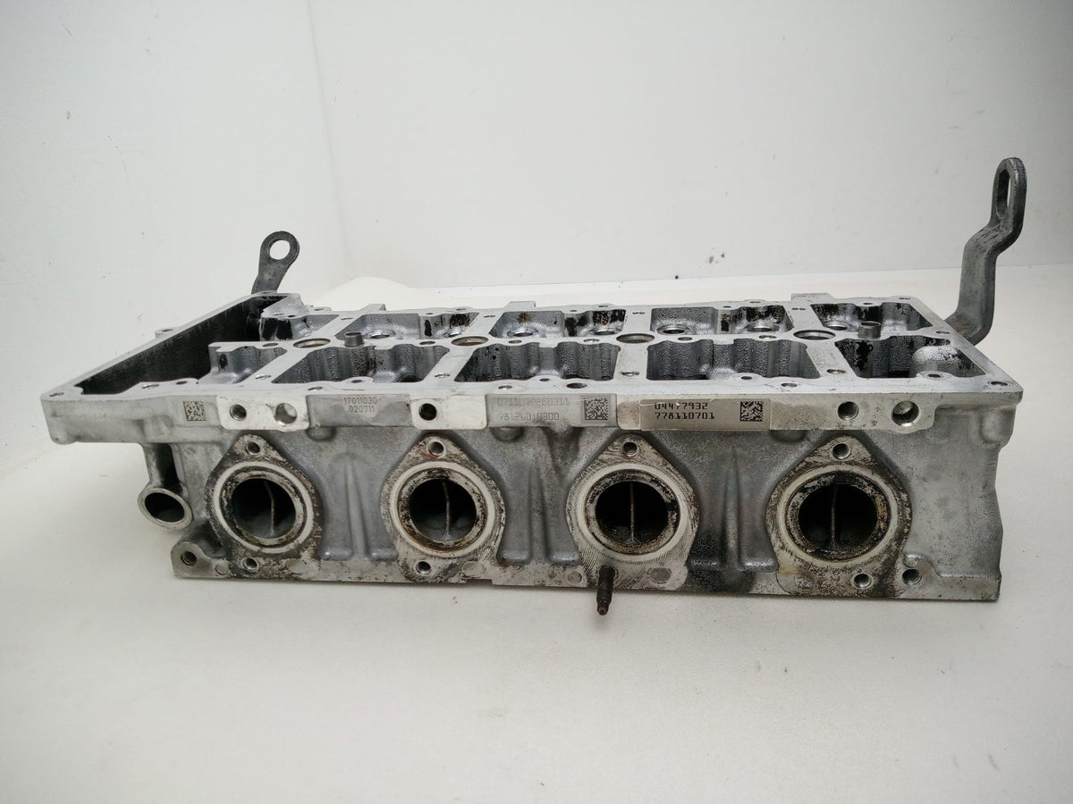 Camshaft Cover  6