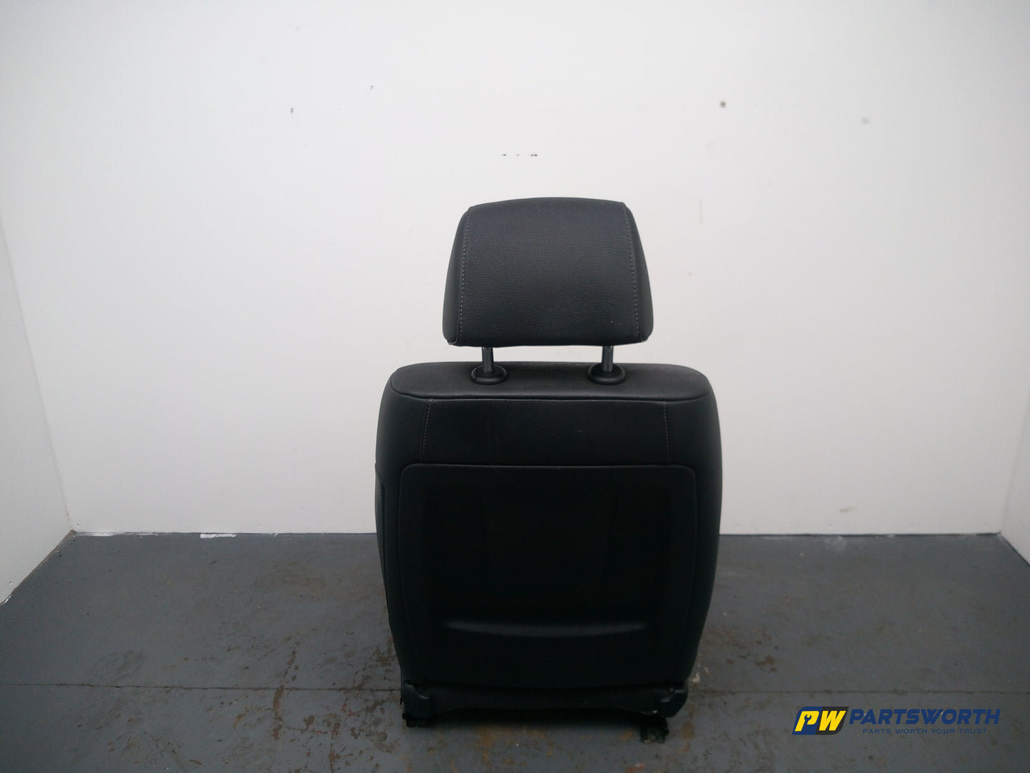 Seat Front LH 6