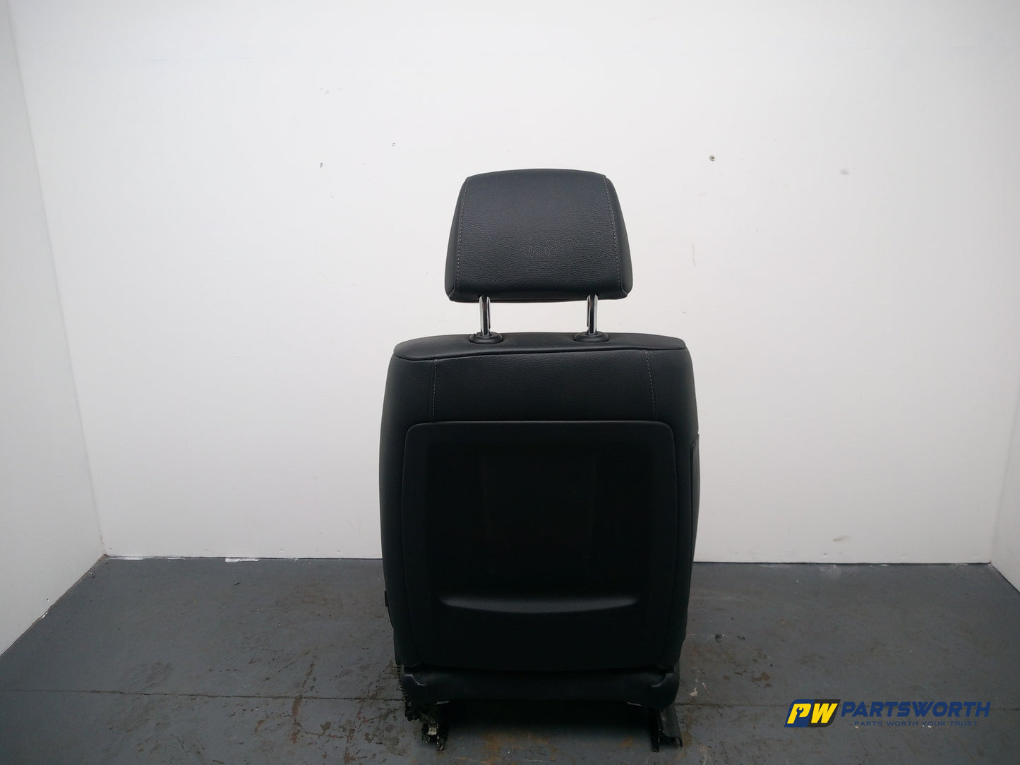 Seat Front RH 6