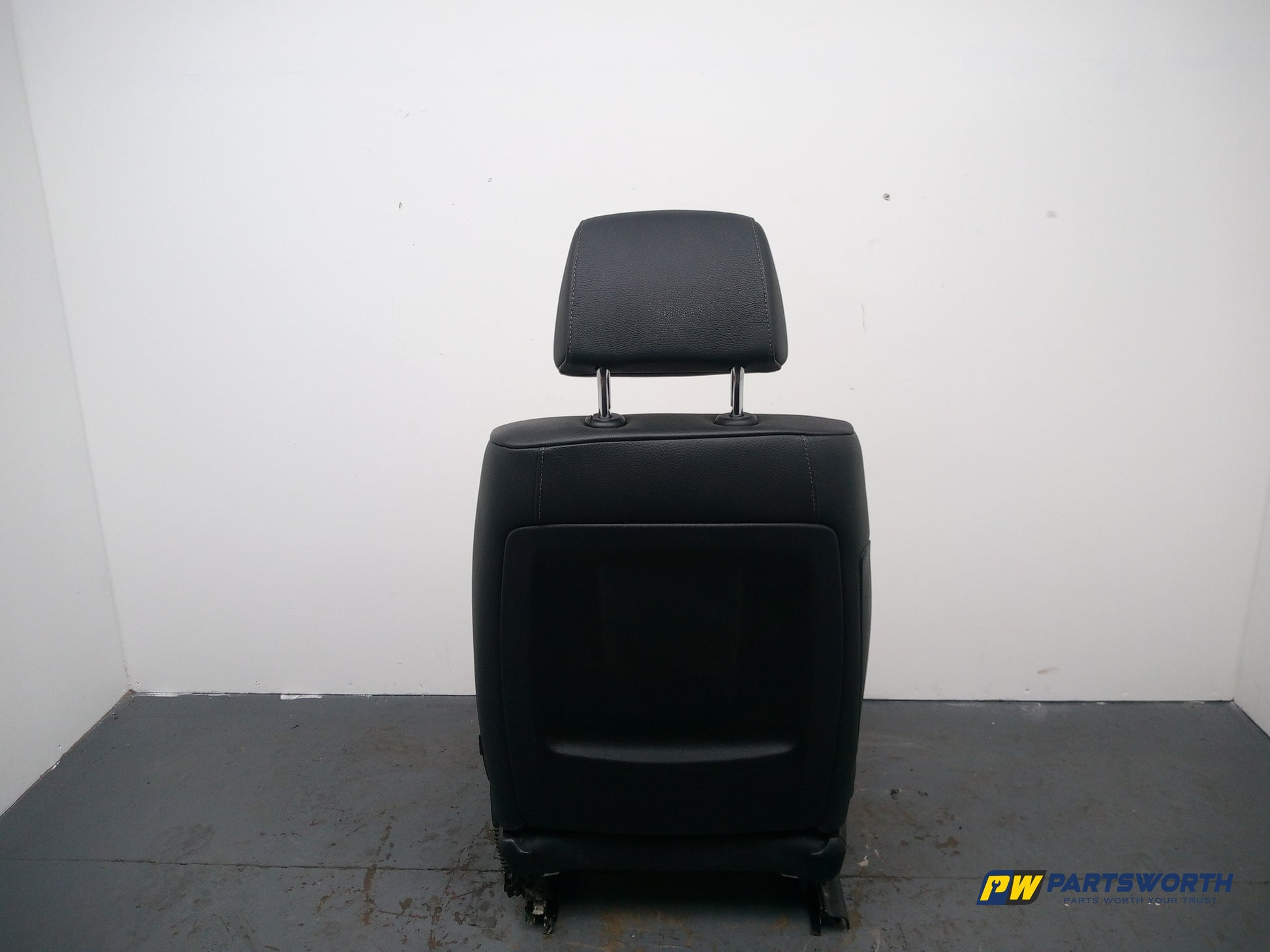 Seat Front RH 6