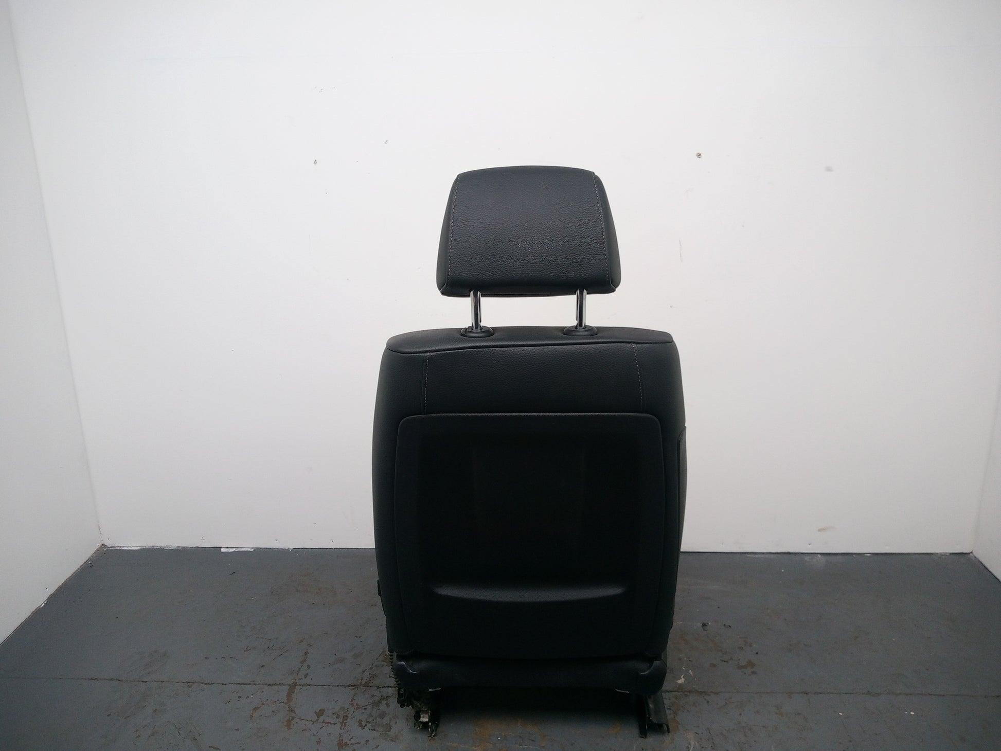 Seat Front RH 6