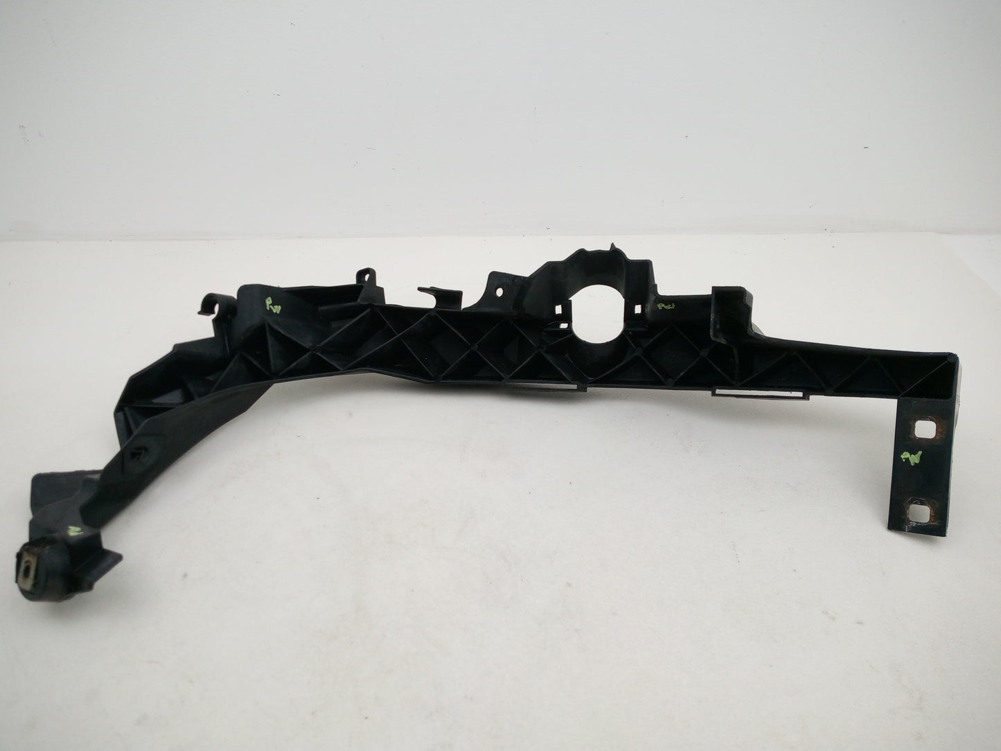 Headlamp Panel Support Bracket RH 6