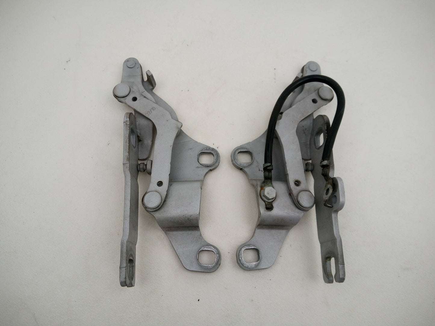 Bonnet Hinges 5