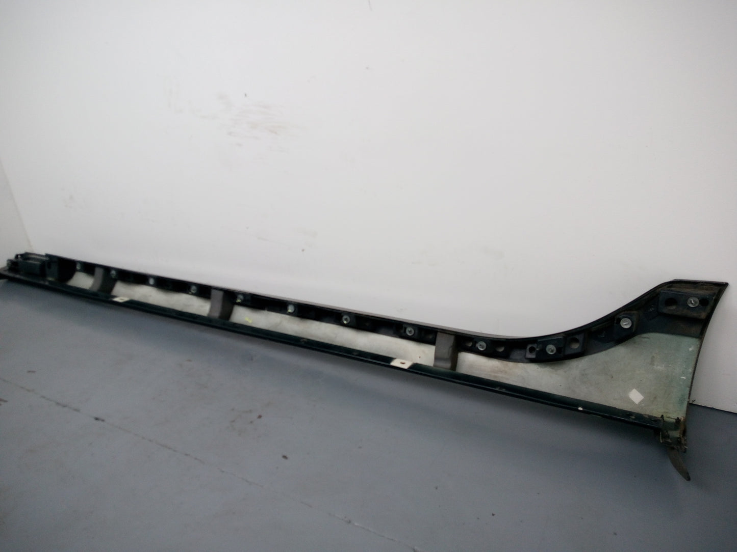 Side Skirt RH 6