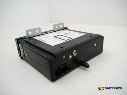 Radio - DAB/CD Player, Display screen + Facia  11