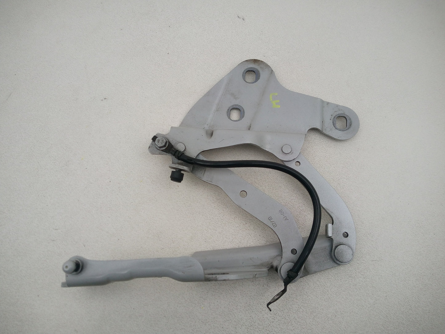 Bonnet Hinges 12